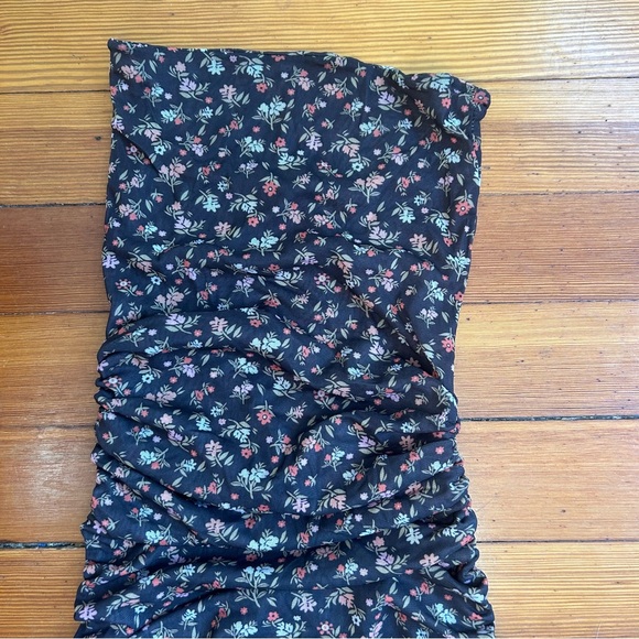 Intimately Ruched Floral Dress - Picture 5 of 7